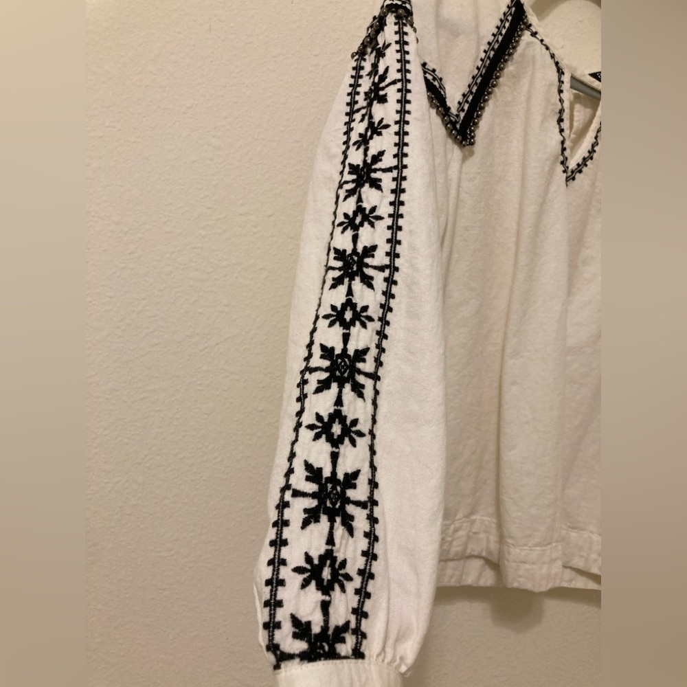 a.n.a Cream Black Embroidered Blouse Size XS Boho Beaded Top - Picture 4 of 9